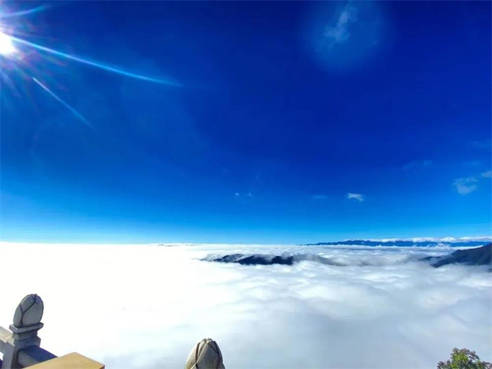 奔赴雞足山，看最美天際線(xiàn)，打卡大理小眾旅游地