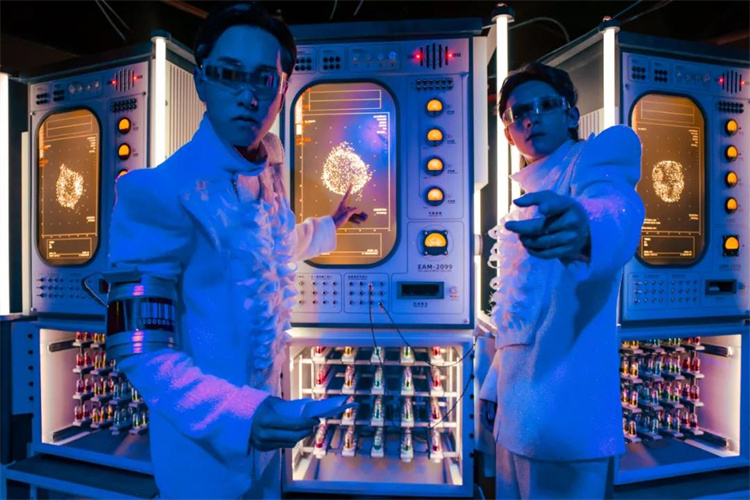大理演出推薦：《幻境2099》大理首個(gè)派對式戲劇！位于變壓器廠內(nèi)